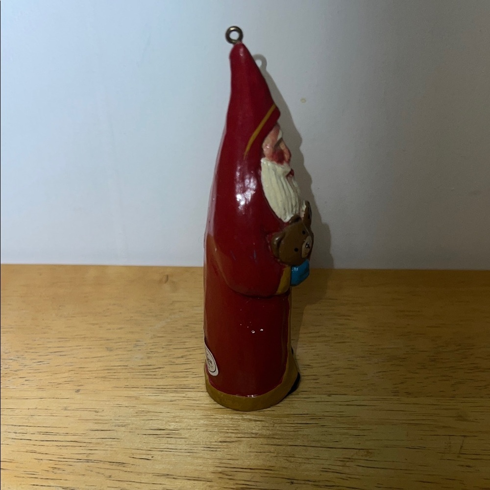 House of Hatten Festive Santa Claus Ornament  Designed by Susan M Smith 1995 - Picture 4 of 6